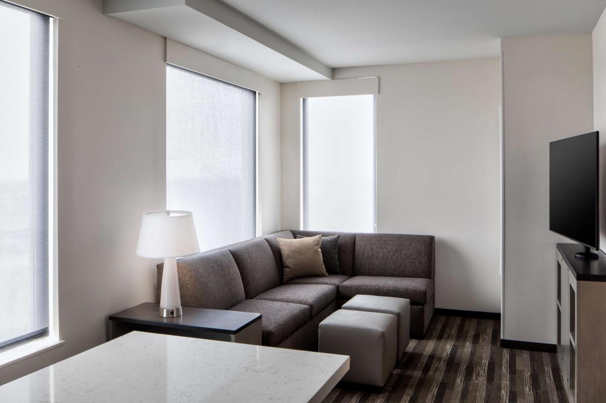 Hyatt House Denver 3*