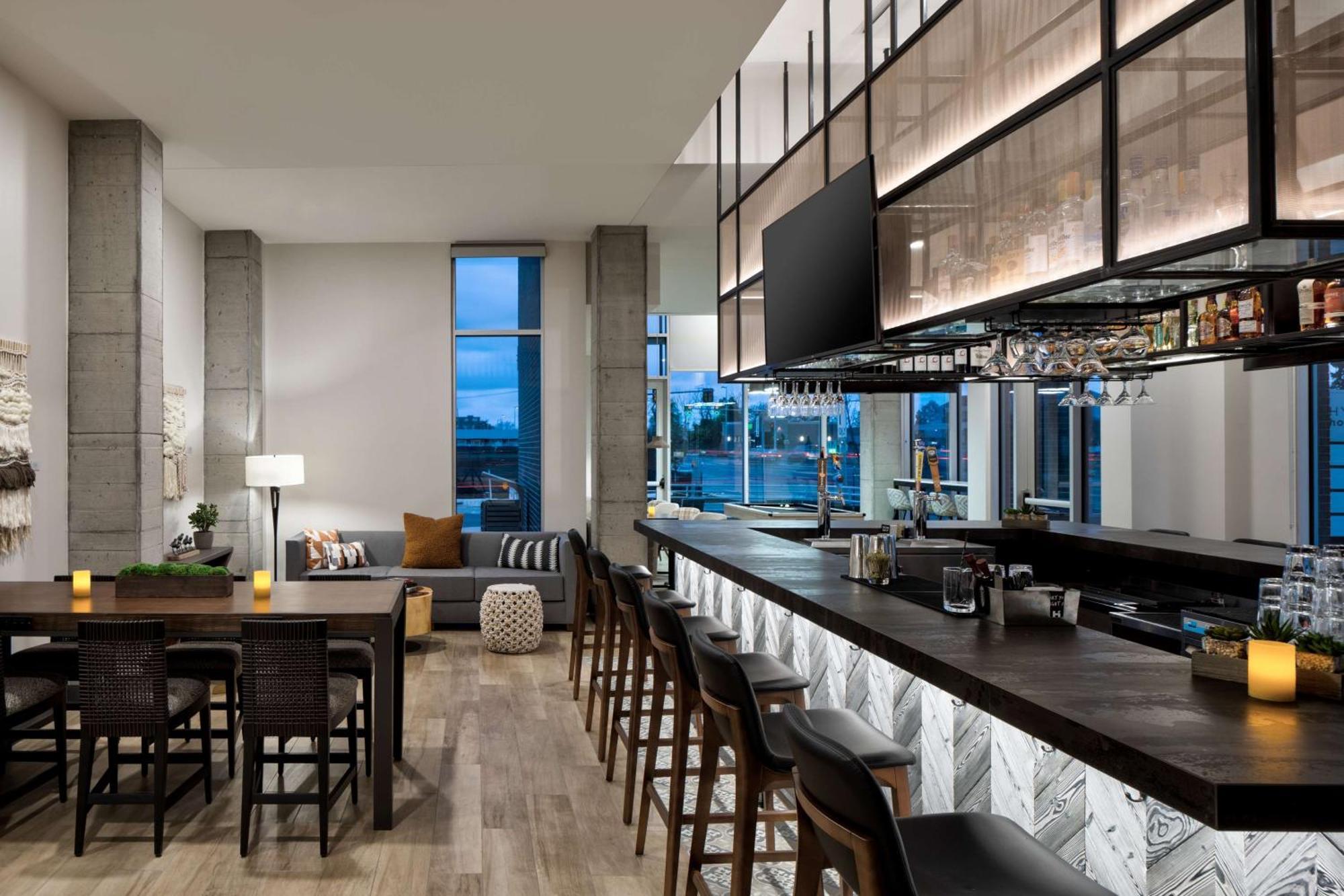 Hyatt House Denver 3*